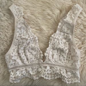 Victoria’s Secret White Lace Bralette Size XS